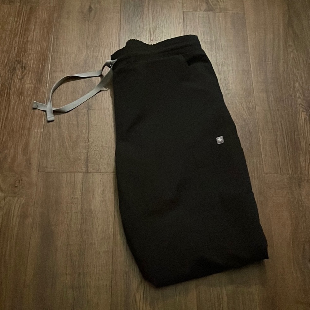 Figs Yola Petite Skinny Scrub Pants